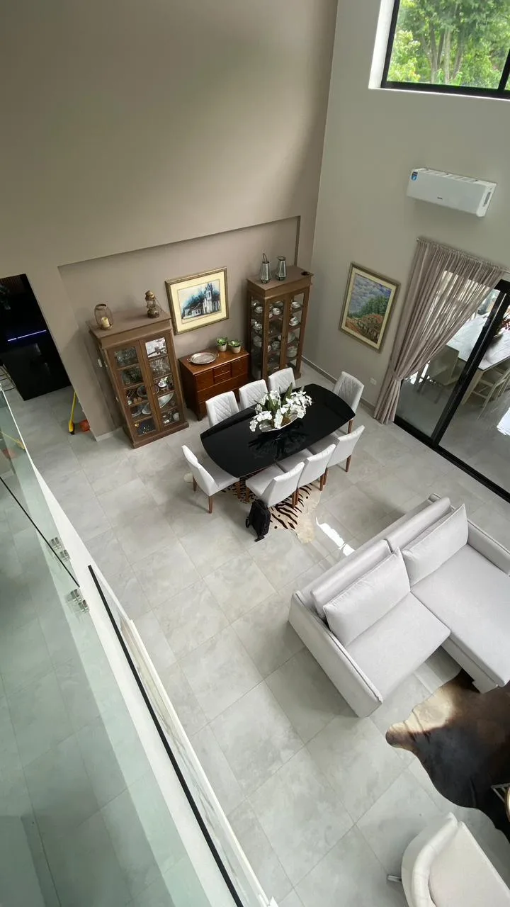 Residencia de Lujo en Venta en Surubi’i – Mariano Roque Alonso | 1.600 m² de Terreno, Piscina y Exclusividad — foto 3