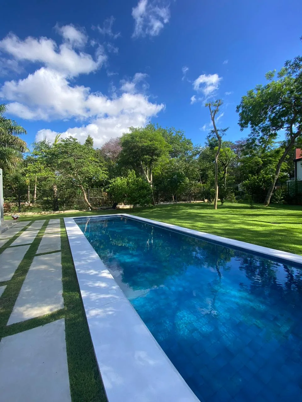 Residencia de Lujo en Venta en Surubi’i – Mariano Roque Alonso | 1.600 m² de Terreno, Piscina y Exclusividad — foto 10