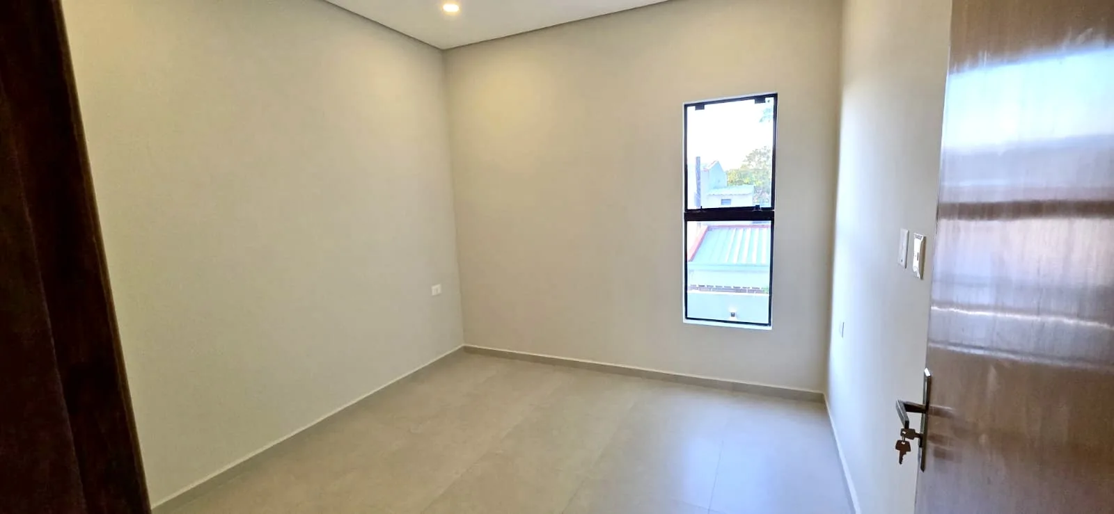 Dúplex a Estrenar en Venta en Altos del Golf, Lambaré | 4 Dormitorios, Quincho y Apto para Crédito Bancario — foto 5