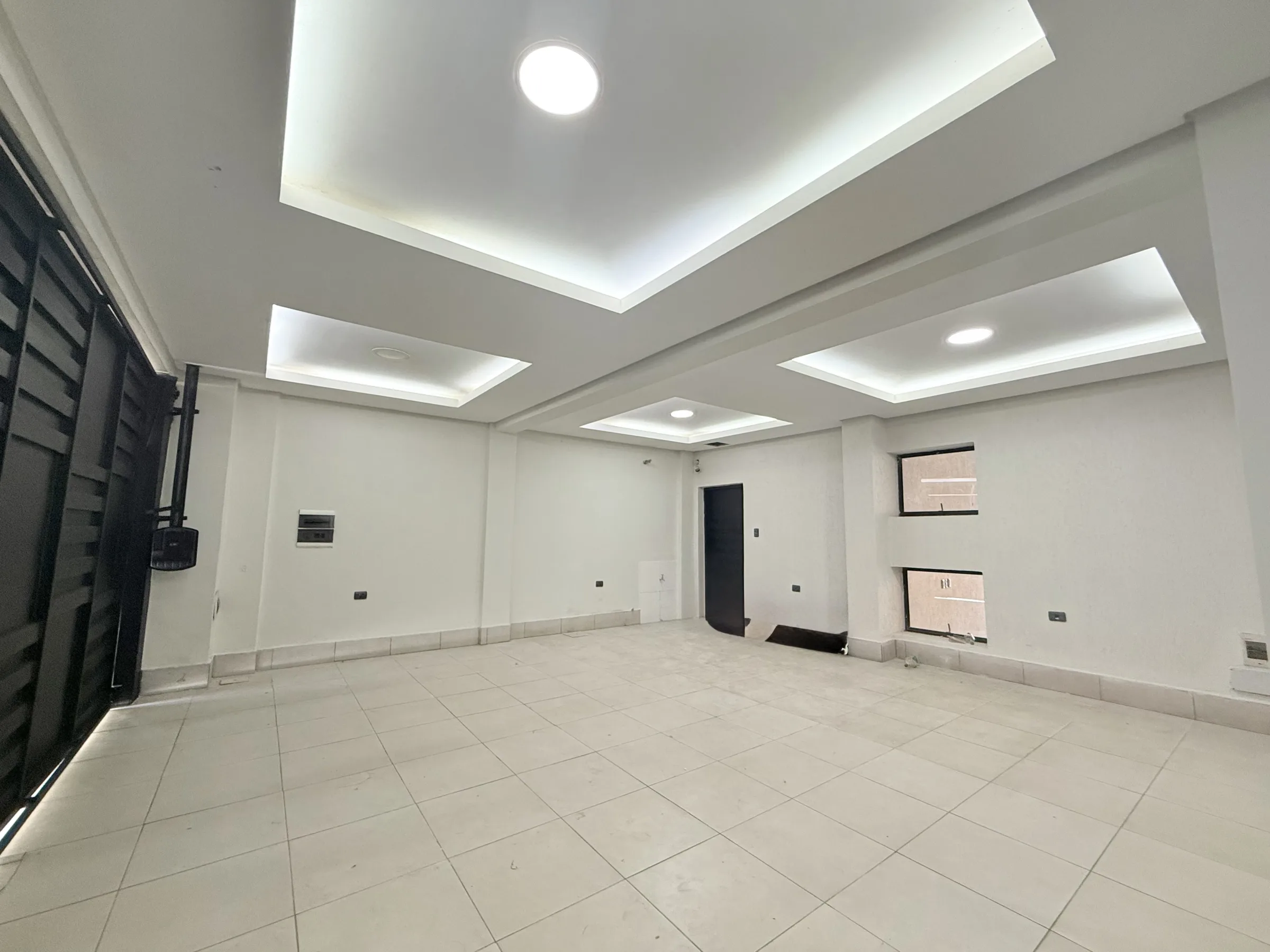 Residencia de Lujo en Venta de 400 m² | 4 Suites, Piscina, Gimnasio y Terraza – USD 210.000 — foto 2