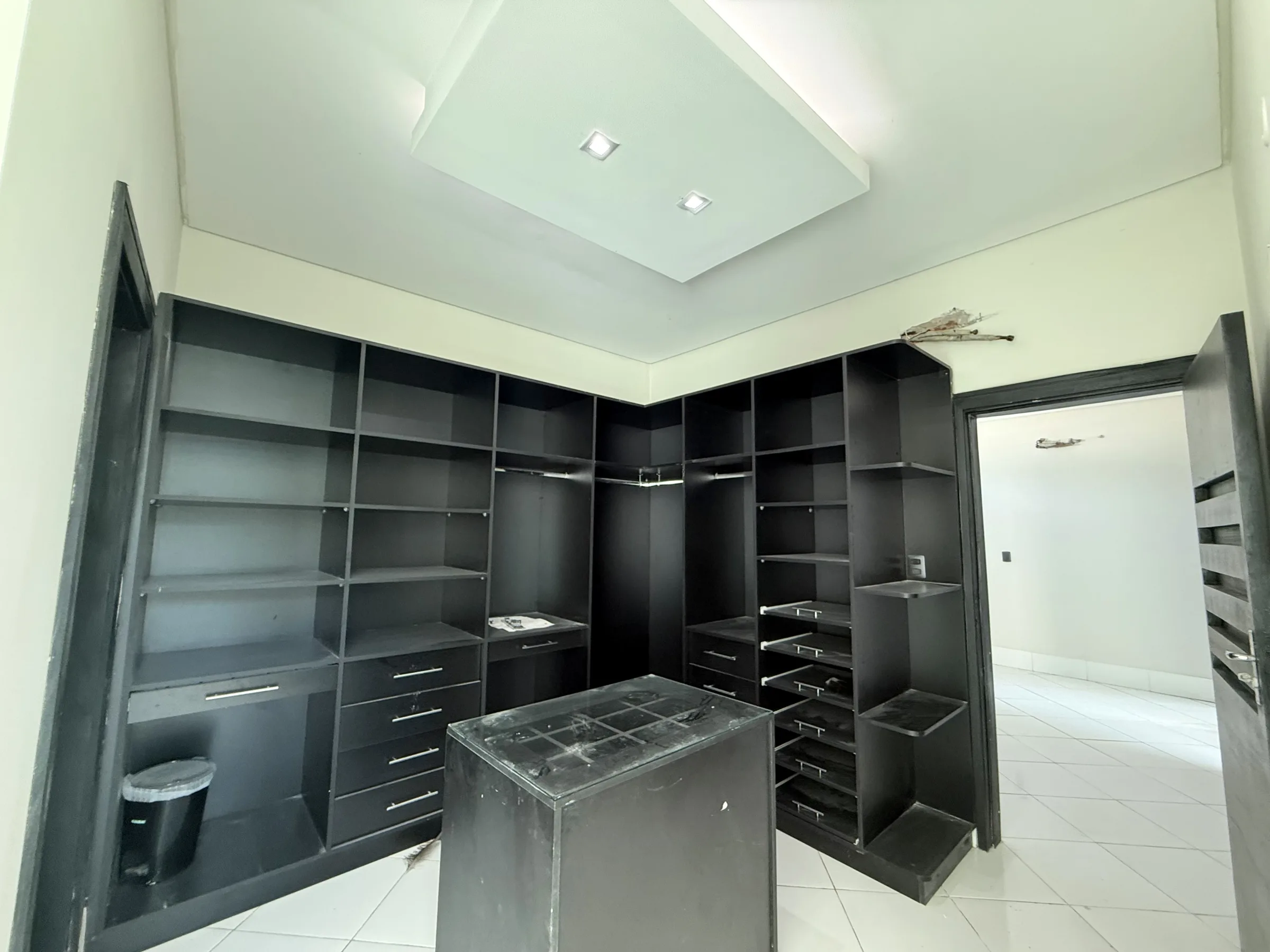 Residencia de Lujo en Venta de 400 m² | 4 Suites, Piscina, Gimnasio y Terraza – USD 210.000 — foto 9