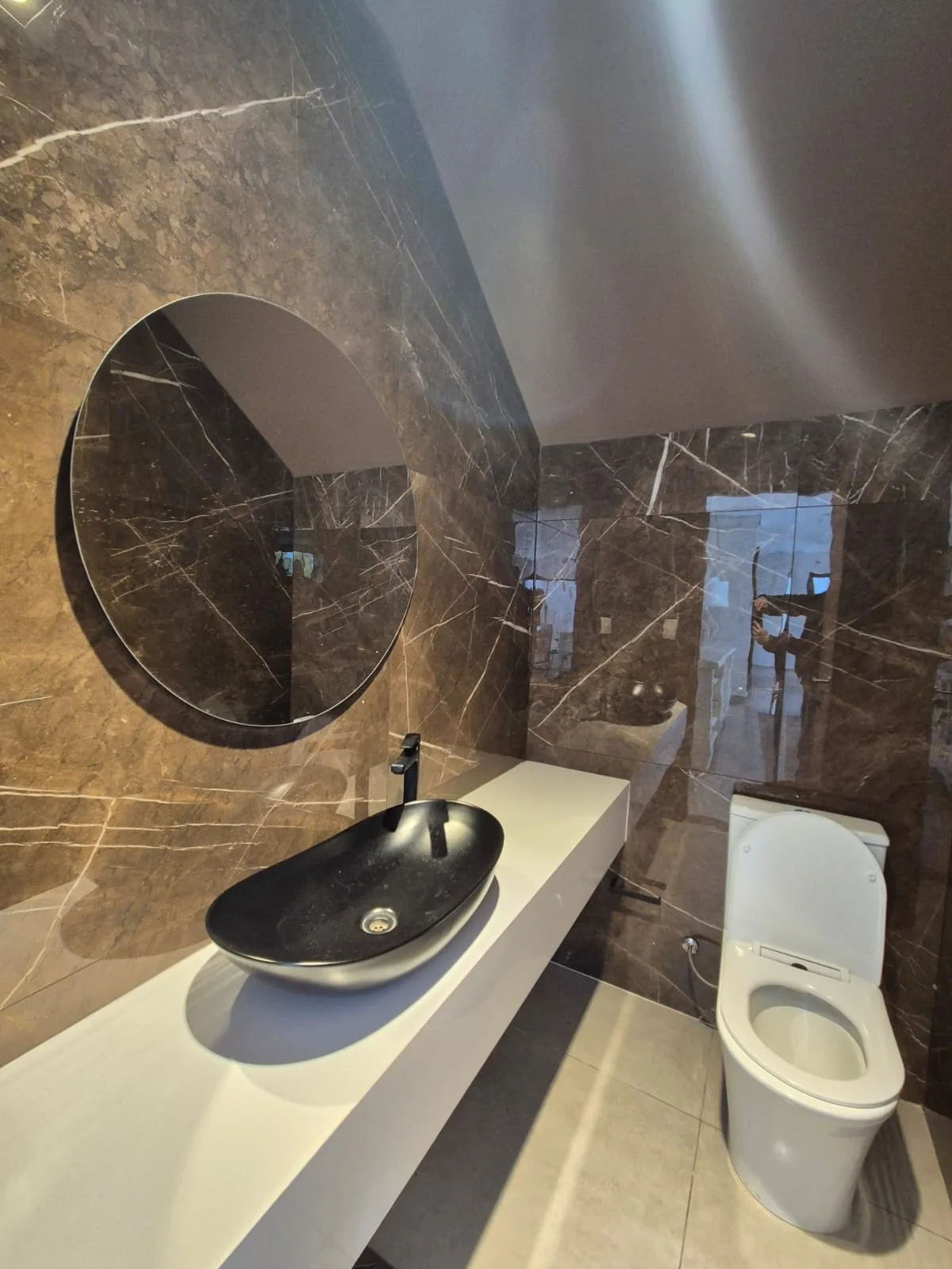 Casa Moderna en Venta en San Bernardino con Piscina, Quincho y 4 Dormitorios — foto 6
