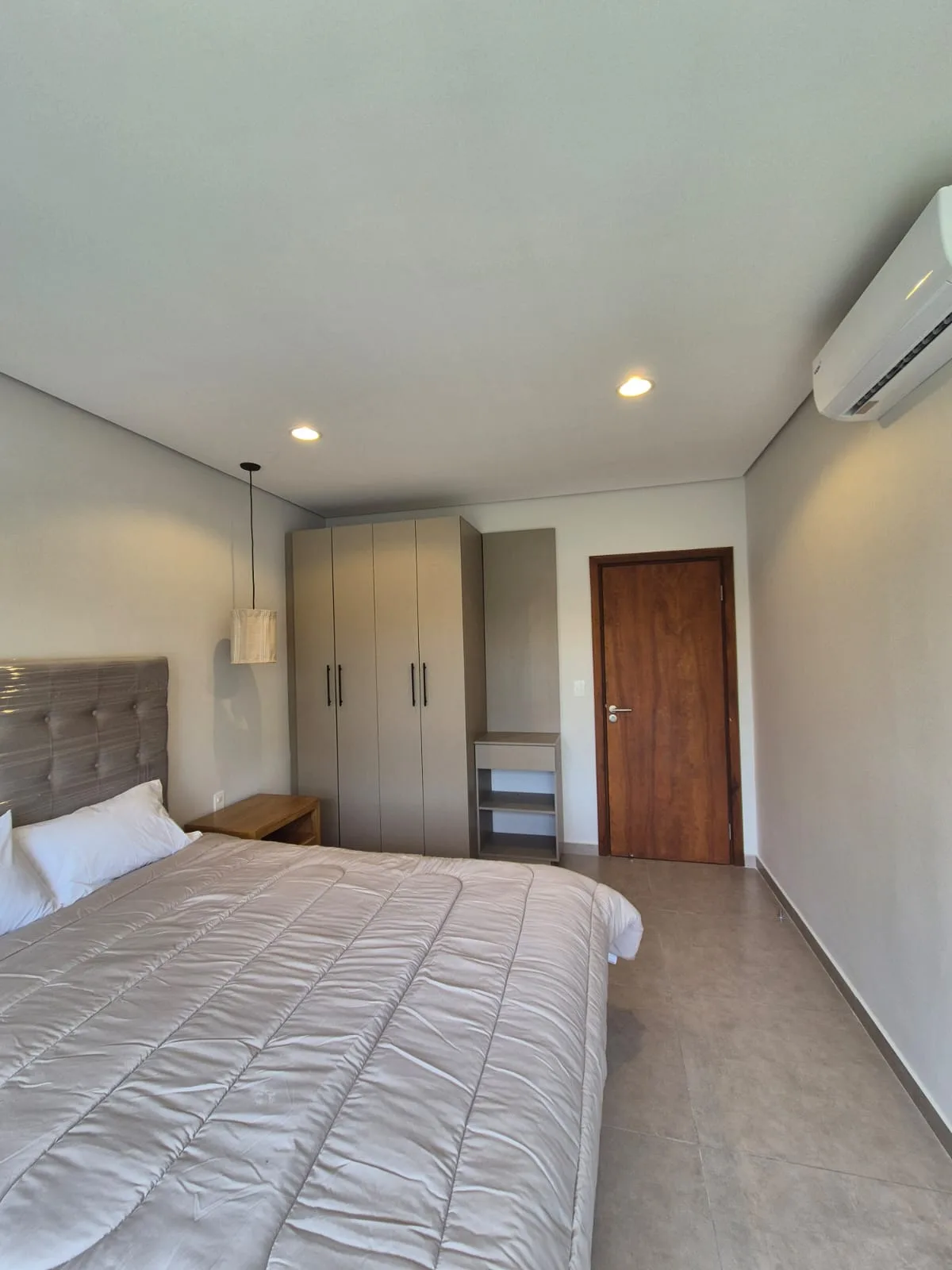 Casa Moderna en Venta en San Bernardino con Piscina, Quincho y 4 Dormitorios — foto 7