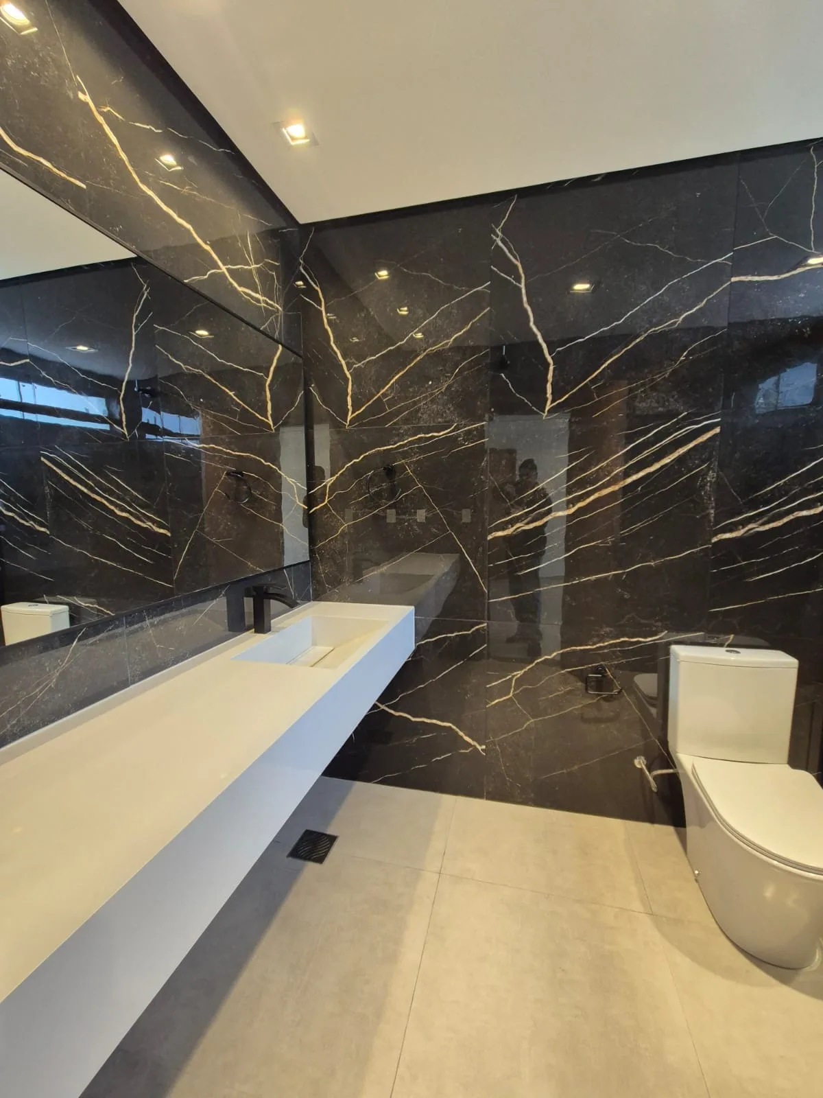 Casa Moderna en Venta en San Bernardino con Piscina, Quincho y 4 Dormitorios — foto 14
