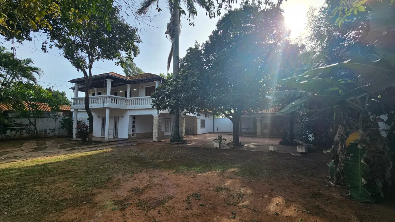 Casa en Venta para Refaccionar en Mariano Roque Alonso – Barrio San Blas | Amplios Espacios y Gran Potencial — Mariano Roque Alonso