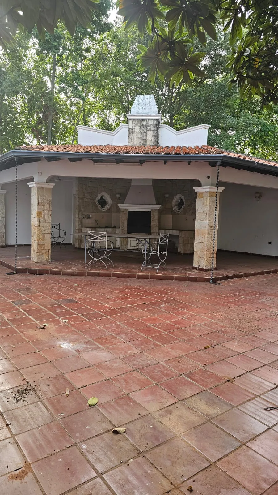 Casa en Venta para Refaccionar en Mariano Roque Alonso – Barrio San Blas | Amplios Espacios y Gran Potencial — foto 4